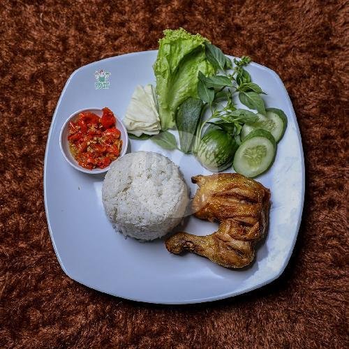Paket Nasi Pecel Ayam menu Tenda Makan Pak Kumis Antasari, Cipete Selatan