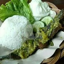 Es Jeruk Mantab menu Ayam Penyet Sambal Ijo 89 Pak Anwari, Setiabudi