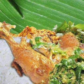 Naskot Pecel Lele menu Ayam Penyet Surabaya, Tasikmalaya