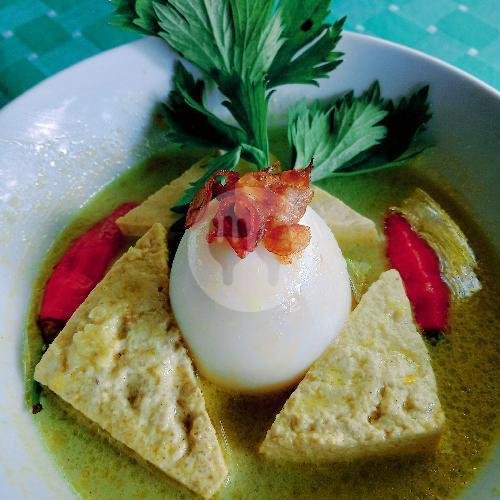 Opor Ayam menu Soto dan Sop Ayam Bu Genduk, Pringgan