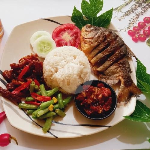 Nasi Liwet Ayam Gembul menu Sambel Plecing Jeng Kelin, Tanah Abang