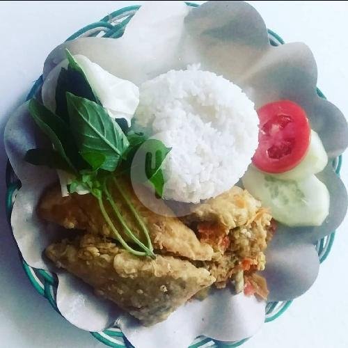 Mie + Telur Geprek + Lalapan menu Ayam Geprek Capcuzzz, Puspowarno
