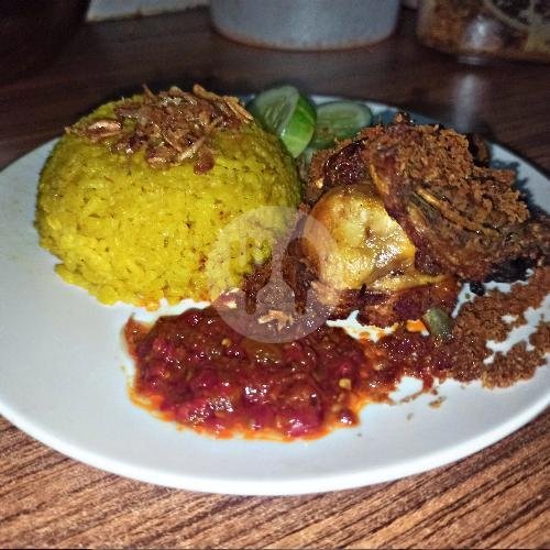 Nasi Kuning Ayam Suwir menu Nasi Kuning Ibu Ani, Cemara