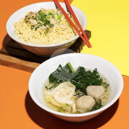 Yahun Manis menu Mie Bakso Suryani (Baso Sapi Cihampelas), Bandung Kulon