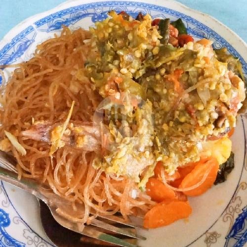 Nasi Campur Ikan Patin Sambal Balado Bonus Es Teh menu Warung Widi Banyuwangi