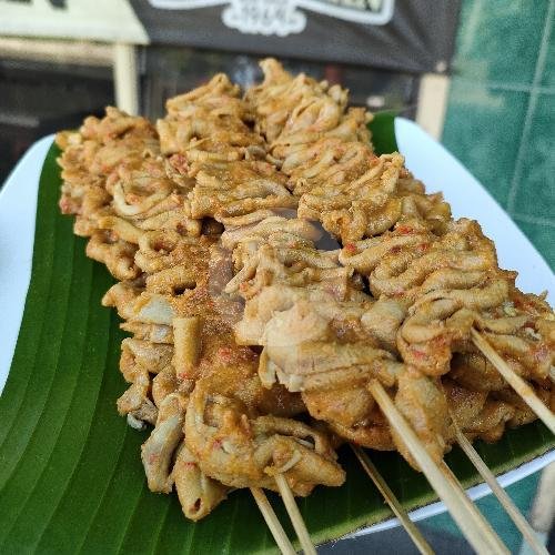 Sate Daging Manis menu Nasi Pecel Mustika, Rajekwesi