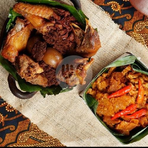 Nasi Gudeg Paha Bawah Telur + krecek menu Gudeg Wijilan Bu is