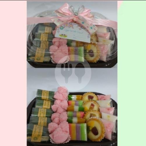 Paket Kue Baki Kecil Pink menu Ny. Tan Aneka Kue Basah, Silih Asih