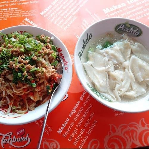 Bakmi Pangsit menu Bakmi Bangka Ahaw, Kelapa Gading