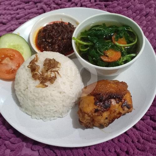 Nasi ayam Geprek Chikuwa menu Kedai Paerte, Jebres