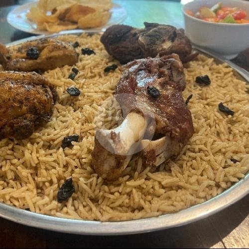 Nampan Kebuli Kambing 4 Porsi menu Nasi Kebuli Dan Martabak Puas (Ibu Hj. Maryam), Condet