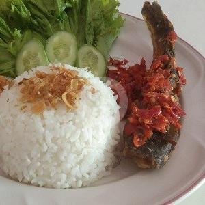 Pecel Telur Dadar menu Warung Tenda Lik Min, Sendowo