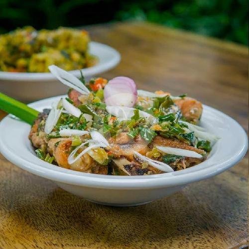 Ayam Woku Porsi Kecil menu ROA Manadonese Food, Pancoran