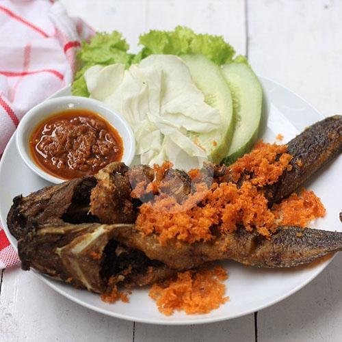 Ikan Nila Goreng menu Warung Nasi Mamah, RE Martadinata