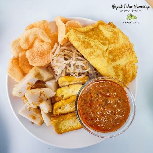 Kupat Tahu Porsi Biasa + Telor Ayam menu Kupat Tahu Gumetap Singaparna, Jend A Yani