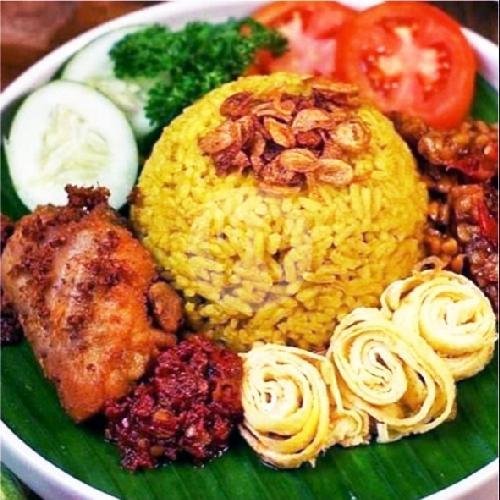 Ayam Srundeng Kedai Mbak Mur: Surga Kuliner di Tegal Selatan