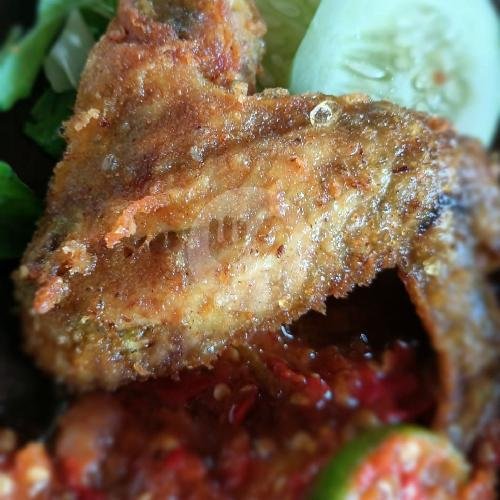 Cakar Ayam Goreng menu Warung Penyet Mas Ipin, Pusat Kuliner Batan Selatan