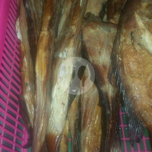 Review Warung Wader Penyetan: Kuliner Ikan Krispi di Surabaya