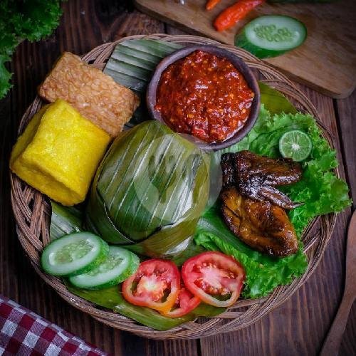 Nasi Merah menu Ayam Bakar Madu Ontohod MERESAP SAMPAI KE TULANG, Terusan Pasir Koja