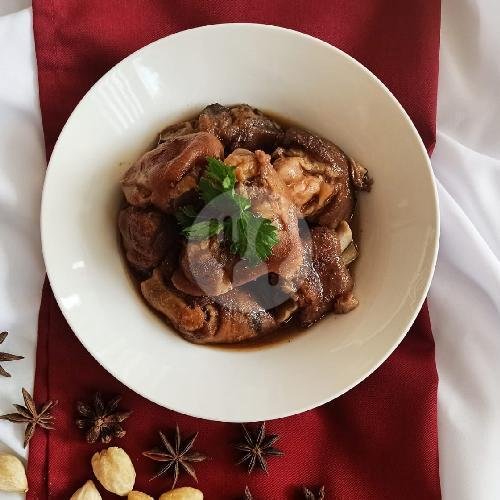 Kuping menu Babi Cik Ninik, Tambak Windu
