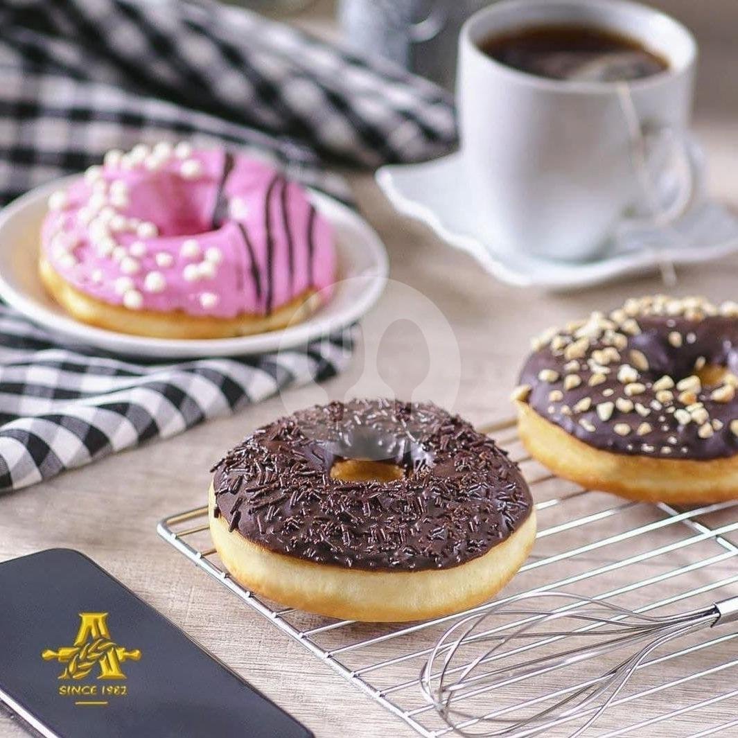 Giant Choco Bread menu Anita Family Bakery, Krampung