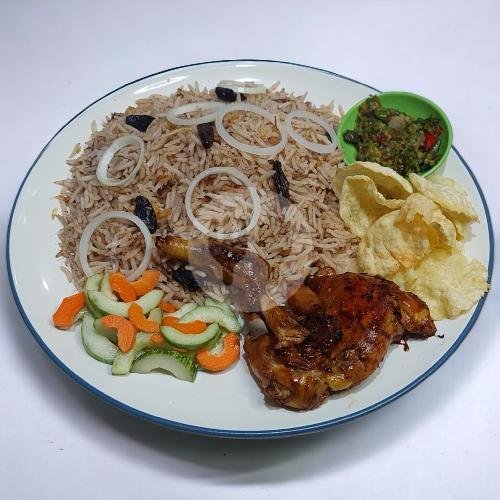 Kebuli Basmati Ayam Bakar/Goreng 6 Orang menu Meilano 