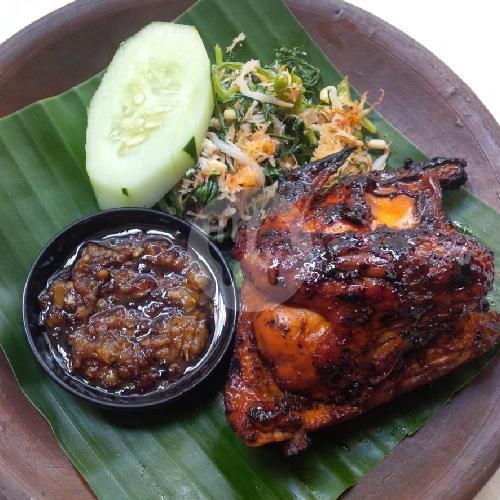 Dada Goreng + Nasi menu Ayam Bakar Kanghut, Kedungkandang