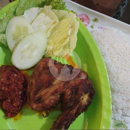 Pecal Lele + Nasi menu Warung Zura, Padang Timur