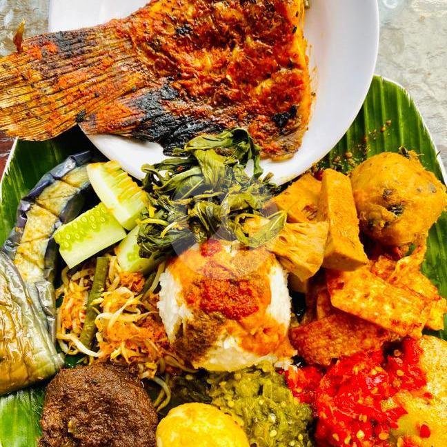 Nasi Ikan Mujaer Komplit menu Rumah Makan Siti Nurbaya, Buaran