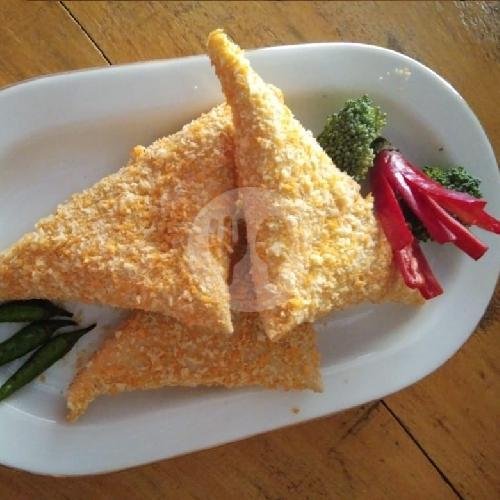 Samosa Ayam Pedas menu Lumpia Bu Rahma, Kediri Kota