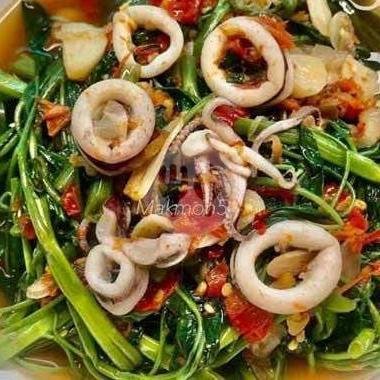 Cah Kangkung Biasa menu Nasi Uduk Cinta, Moh Toha