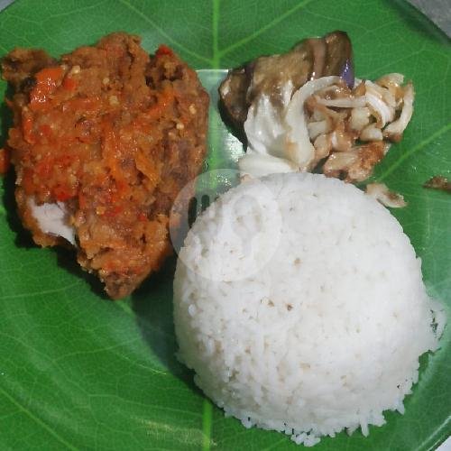 Kedai Panji Kelapa Gading: Surga Kuliner dengan Es Teh Manis dan Ayam Geprek yang Menggoda
