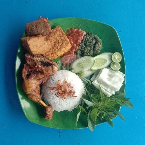 Nasi Ayam Bakar Spesial menu Ayam Penyet Cabe Ijo Ibu Ros, Kebon Sirih