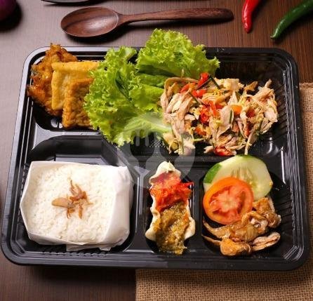 Sego Sambel Ayam Sambel Matah menu Sego Sambel & Ayam Pedas, Warung Pedas Ayo Makan, Sumbersari