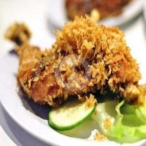 Belut Goreng menu Lalapan Cak Pri Spesial Belut Goreng & Tahu Telor, Lowokwaru