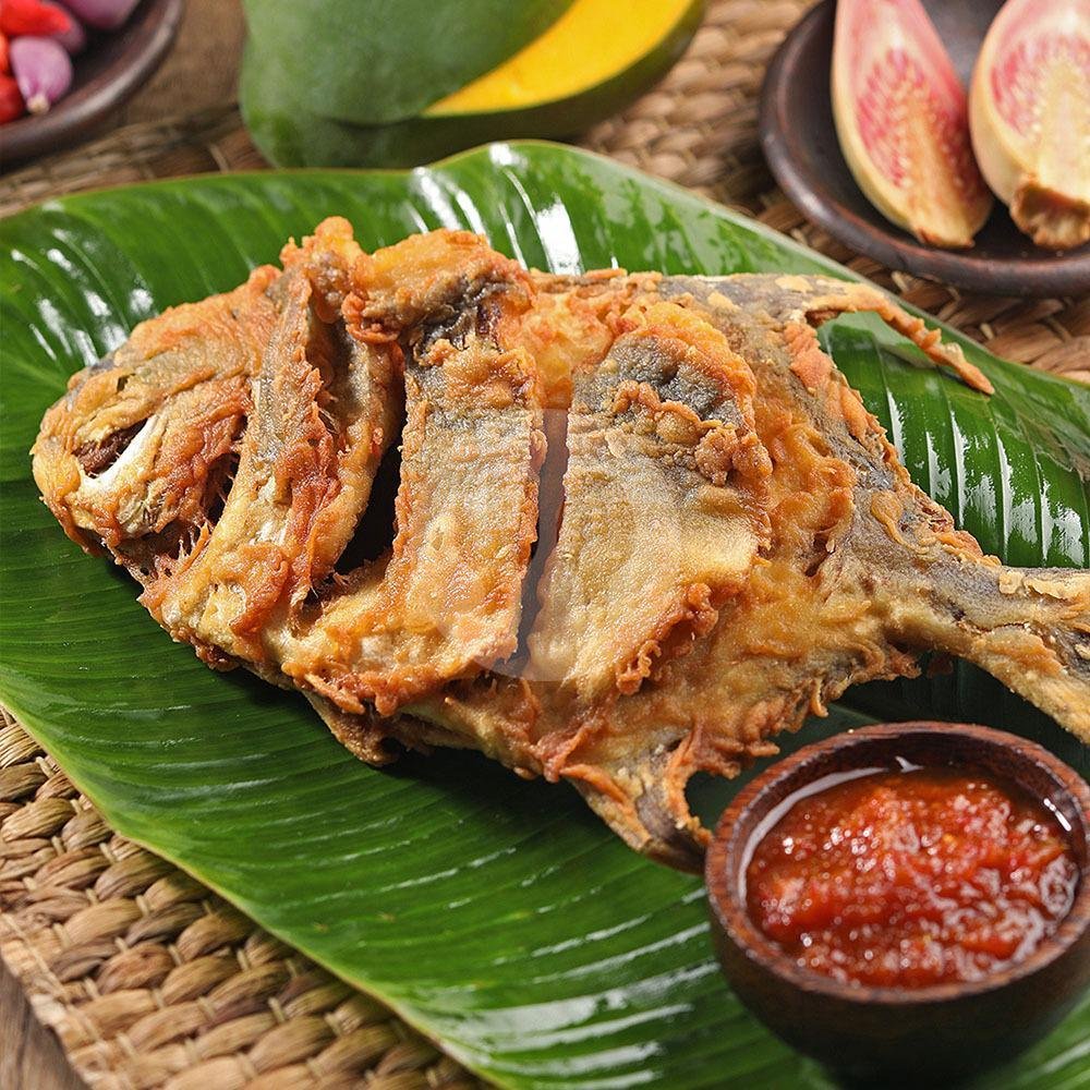 Fried Pomfret Makassar 700 gram menu Seribu Rasa, Plaza Indonesia