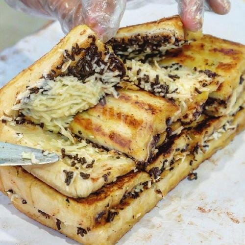 Choco Cruncy Keju Bolak Balik menu Roti Bakar 1, Cipto