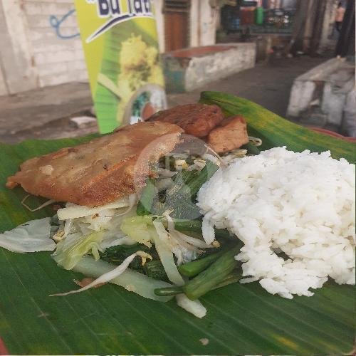 Lontong Pecel +gorengan + Bacem Tempe/tahu menu Nasi Pecel Bu Tati, Tebet