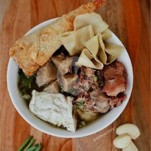 Bakso Campur menu Bakso Besar H. Mustofa (Babemu1975), Barat Stadion 250m