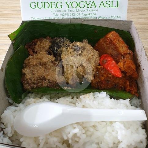 Review Gudeg Song Djie Bu Atmo: Kuliner Legendaris Yogyakarta yang Wajib Dicoba