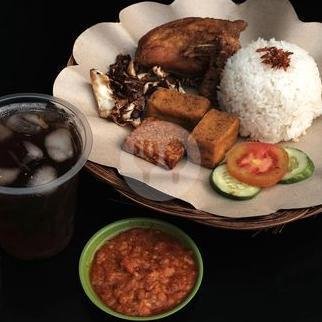 Paket 3 (Ayam Goreng, Nasi, Tahu, Tempe, Kol Goreng  Paket ) menu Nasi Bebek Bakar Emosi, Dago