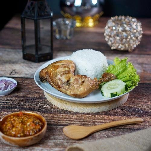 Lalapan Ayam Tanpa Nasi menu Warung Bang Said (Spesial Lalapan Kambing Goreng), Klojen
