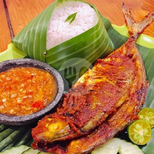 Lambudu Sapit Pedas Manis menu Ikan Bakar Bawean, Kedungkandang