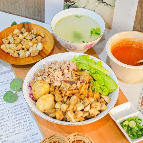 Spicy Dry Mee Pok menu Bakmi Kribo, Taman Ratu