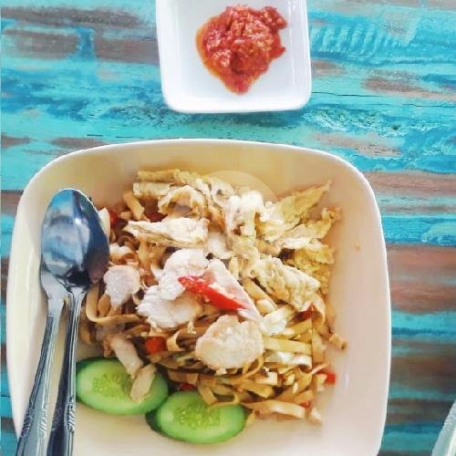Es Teh Susu menu Kedai Ratu Bubur Hongkong, Kabupaten