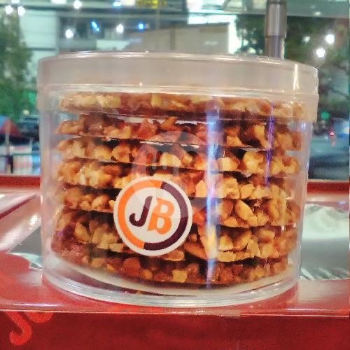 Cake Hazelnut 20x20cm menu Jessy Bread, Cibubur