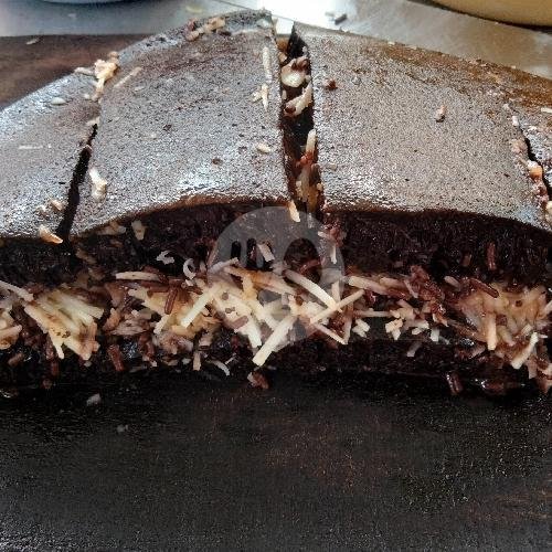 Pandan + Coklat menu Martabak Manis Sinar Bulan, Jalan Mastrip