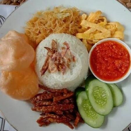 Nasi Kuning+Abon menu Nasi kuning dan nasi uduk fadlan