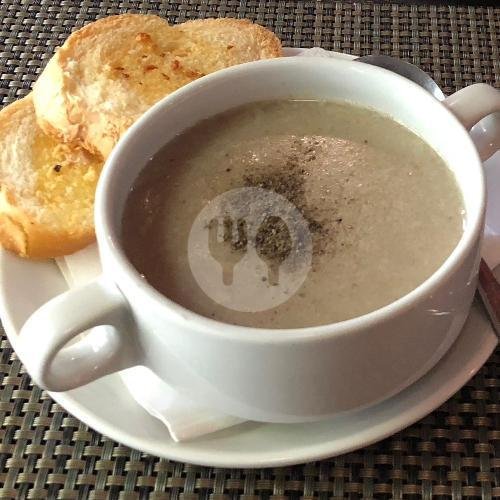 Shrimp Avocado Salad menu Mad Dogs Jakarta, Cilandak KKO