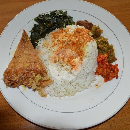 Telur Dadar Padang menu Masakan Padang Minang Sejati, Darmokali